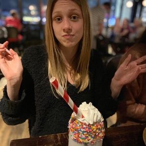 Meet your Posher, Brooke